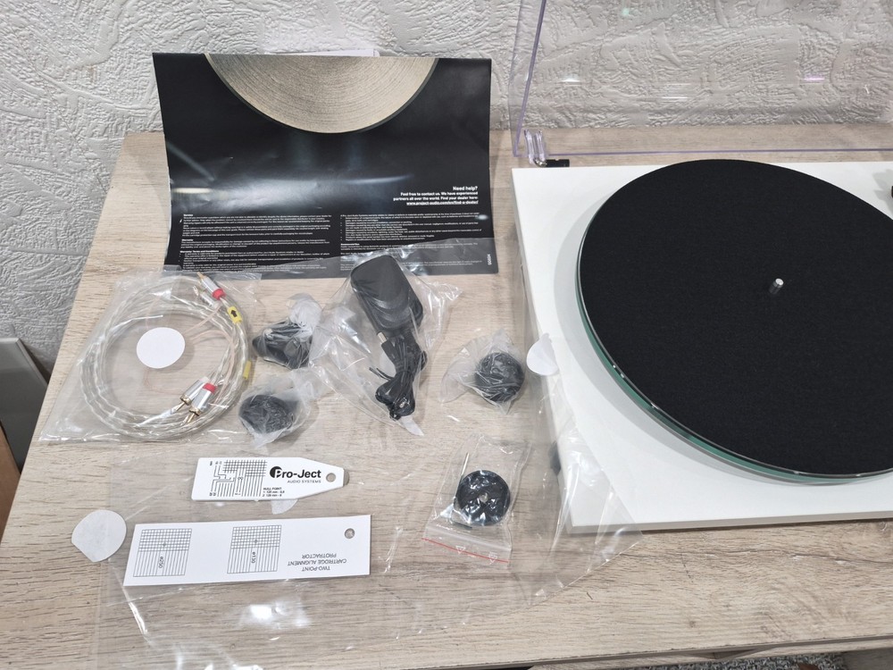 Pro-Ject - T2 Turntable - Satin White