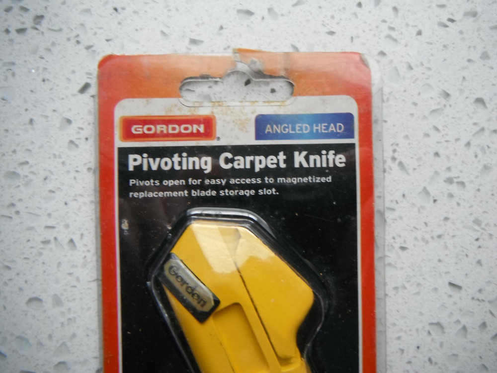 New Carpet Knife w/ Pivoting Head- Push Button For Quick Blade Access