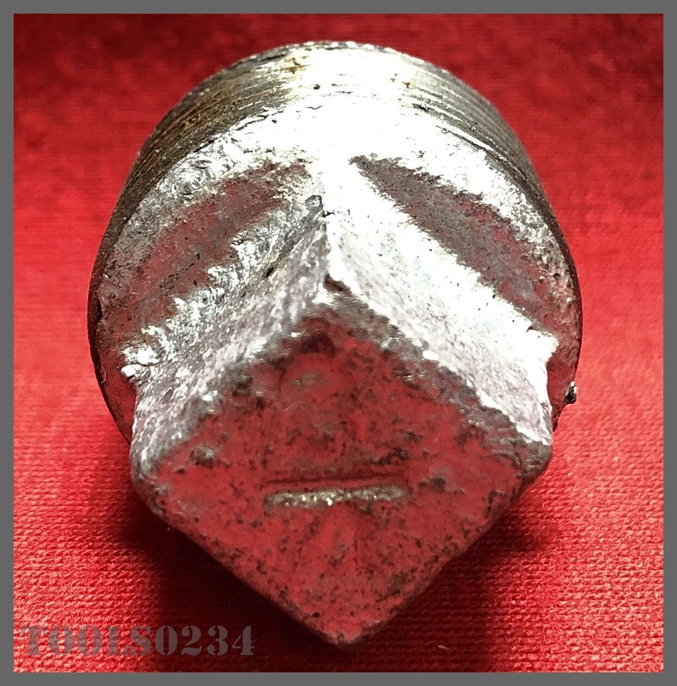 511-804HN Mueller 3/4" Galvanized Pipe Plug Malleable Iron