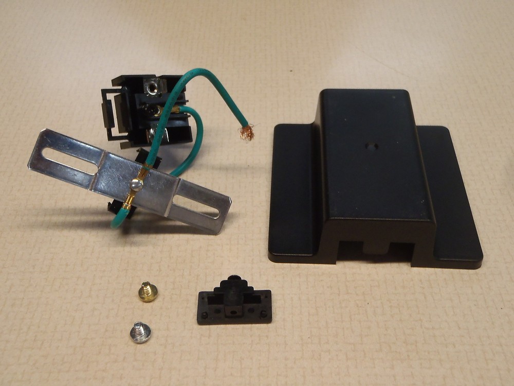 EP809B Elco Lighting Track Light Adapter