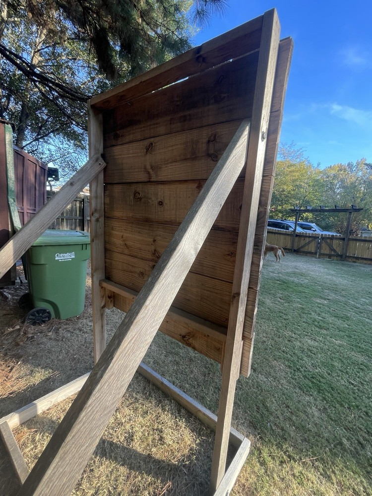 Axe Throwing Board Plus 5 Axes