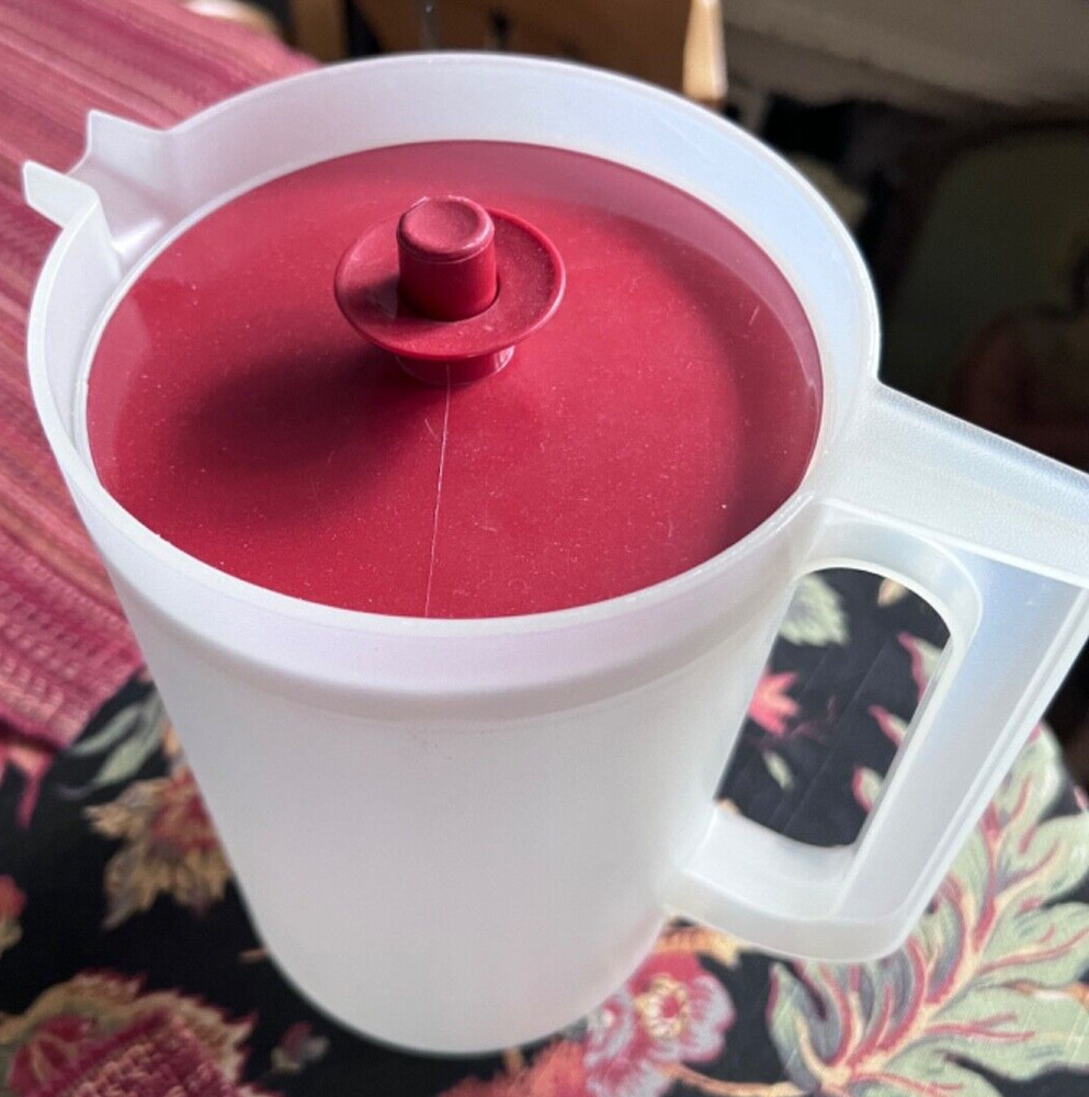 Tupperware Sheer 2 Qt Go Between Pitcher #1676-4 with Red Lid
