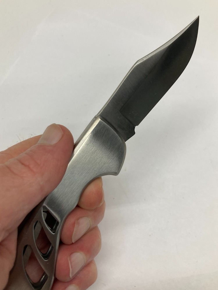 Master Silver Folder w/Plain Blade, Clip, Lockback YD-8009