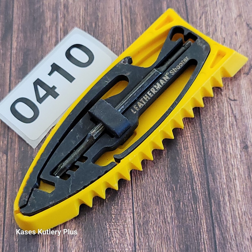 Leatherman Shooter Surfboard Wax Comb Multitool
