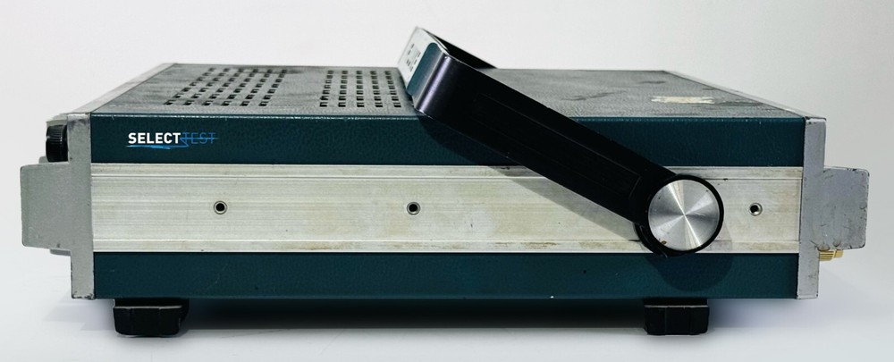 FLUKE 1953A UNIVERSAL FREQUENCY COUNTER / TIMER ****LOOK**** (REF.: 697N)