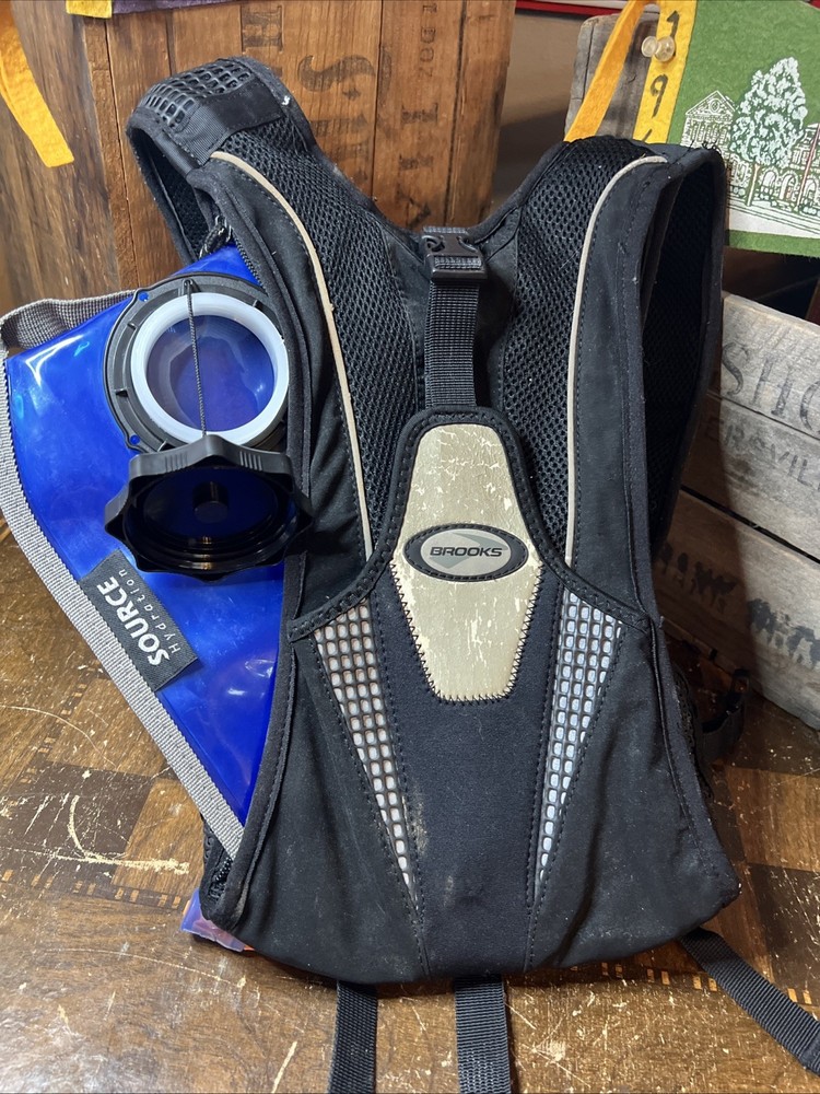 Brooks Stride Pack Hydration System Black with Adjustable Straps DKL Quality