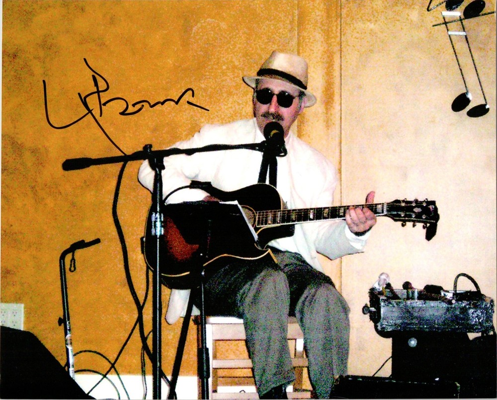 LEON REDBONE SIGNED AUTOGRAPHED 8X10 PHOTO C