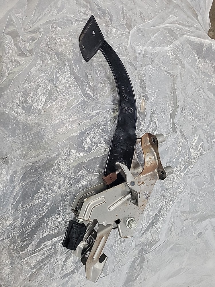 2013 Subaru Outback Break Pedal