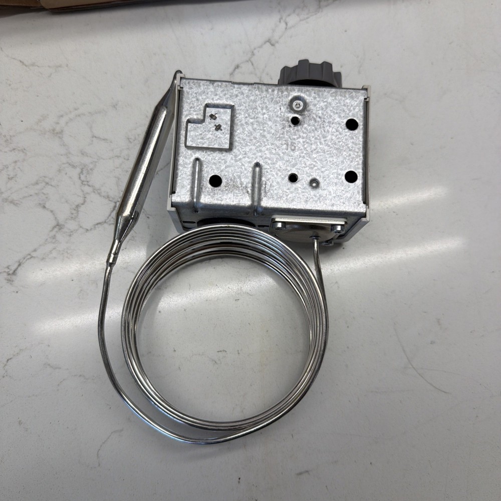 New In Box DANFOSS KP77 060L1122 Temperature Switch