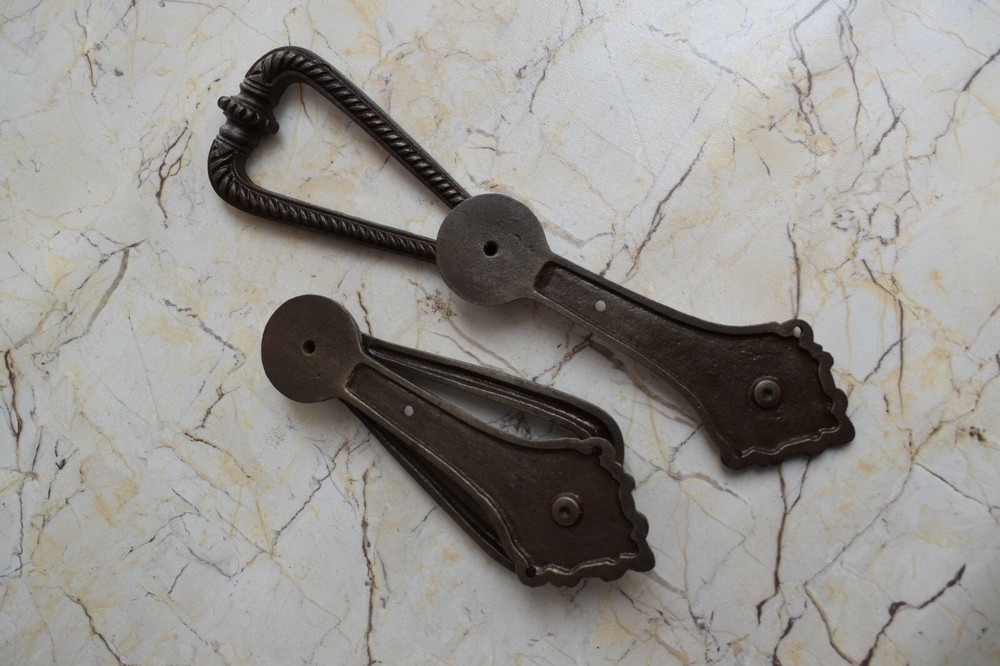 Vintage Cast Iron Victorian Door Gate Pull Knobs Knocker Handle Ring 2 pic