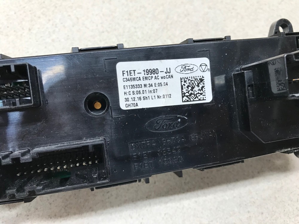 2015 - 2018 FORD FOCUS AC CLIMATE HEATER CLIMATE CONTROL UNIT