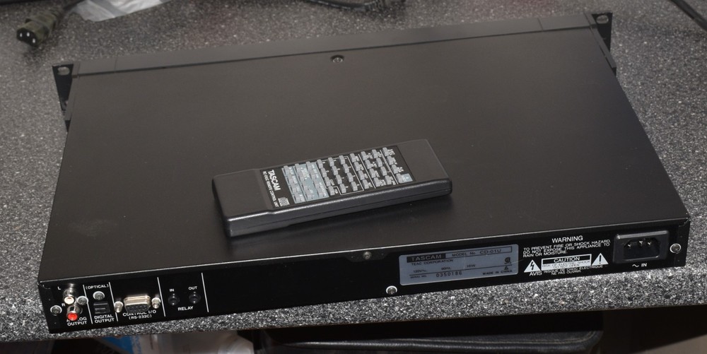 TASCAM CD-01U RACK MOUNT CD PLAYER WITH REMOTE CONTROL CD01U