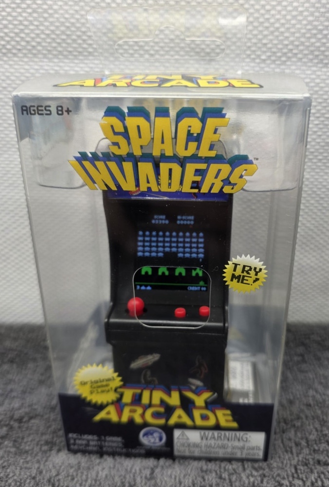 Super Impulse Tiny Arcade Space Invaders Key Chain Fully Functional Arcade Game