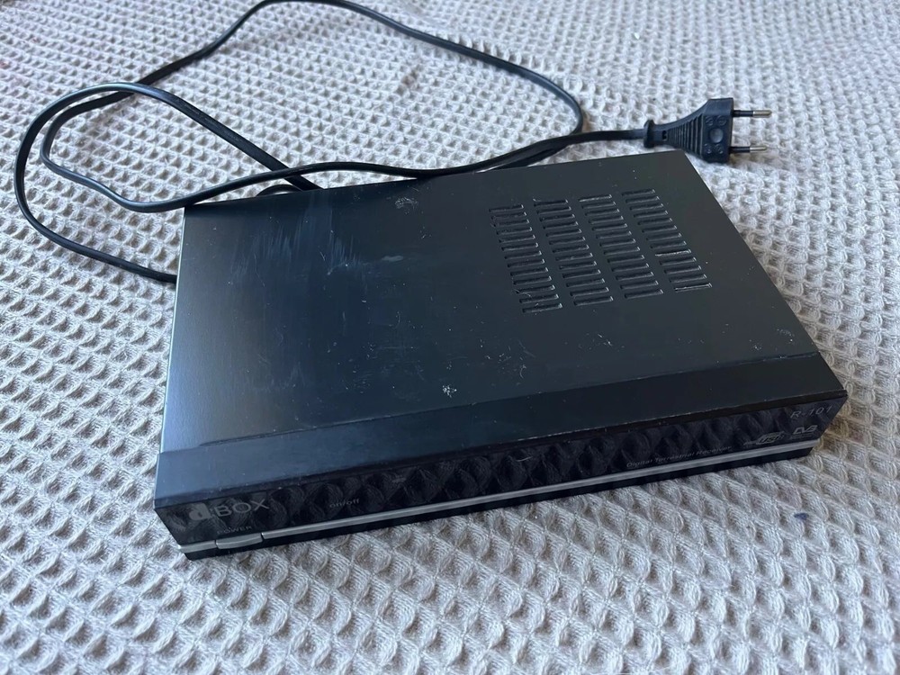 Digital Terrestrial Receiver R-101 D-BOX HI-Speed USB Tested working
