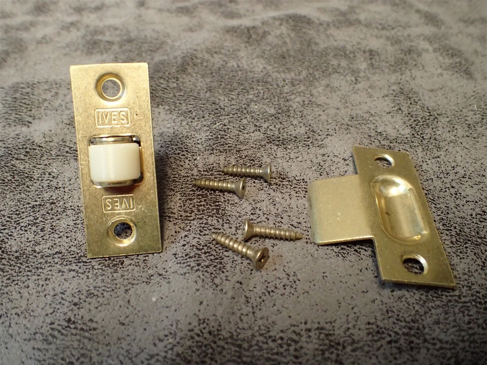 IVES 334F3 Steel Roller Catches, Bright Brass Finish (G19)