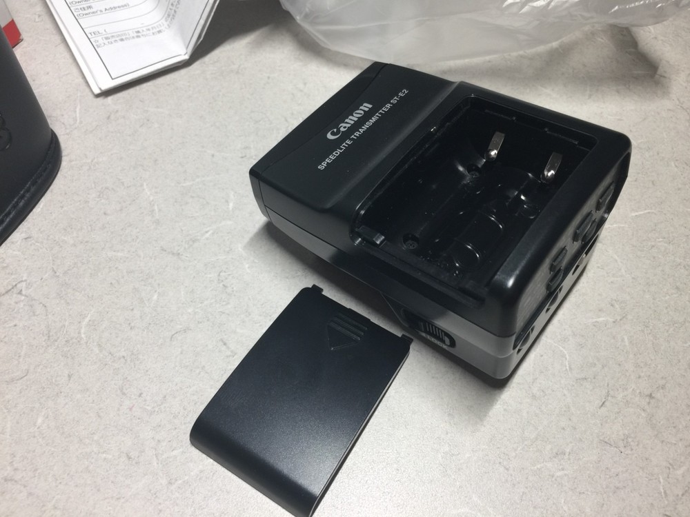 Canon Speedlite Transmitter ST-E2 manual EOS accessory shoe mount flash trigger