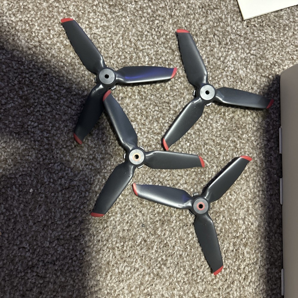 DJI FPV Combo Ready to Fly Drone with Controller and FPV Goggles