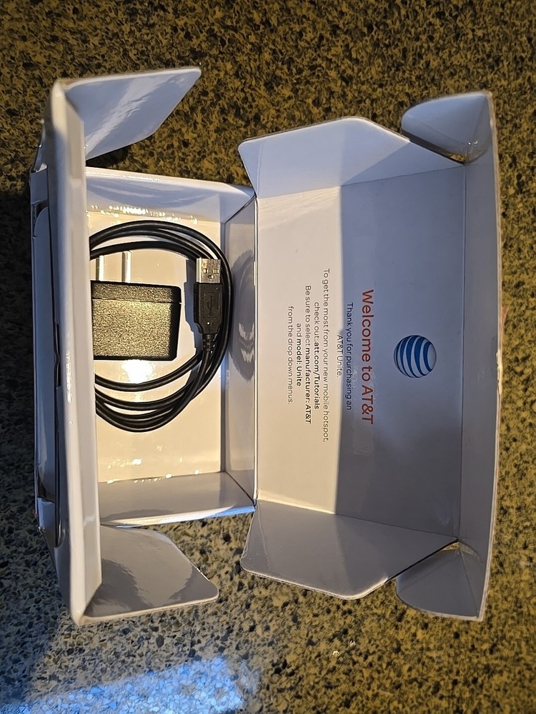AT&T Unite(Netgear) Mobile Hotspot - White