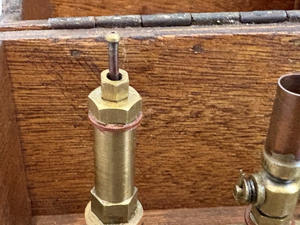 vintage deadweight tester