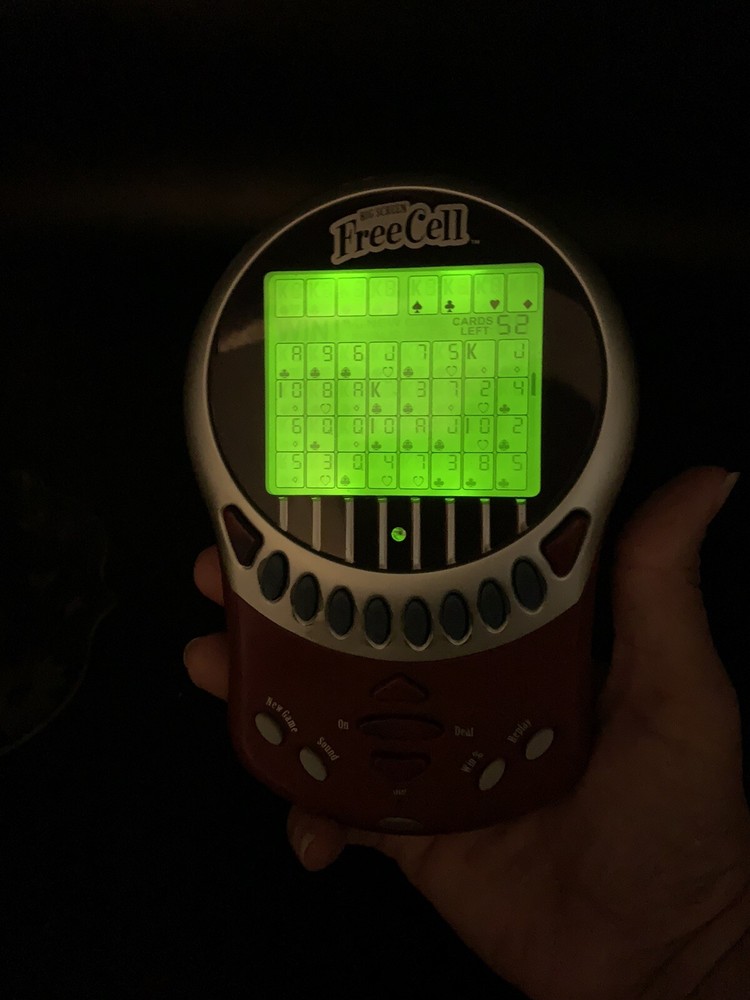 Radica FreeCell Handheld Game 2003 Big Screen Electronic Puzzle Tested Works