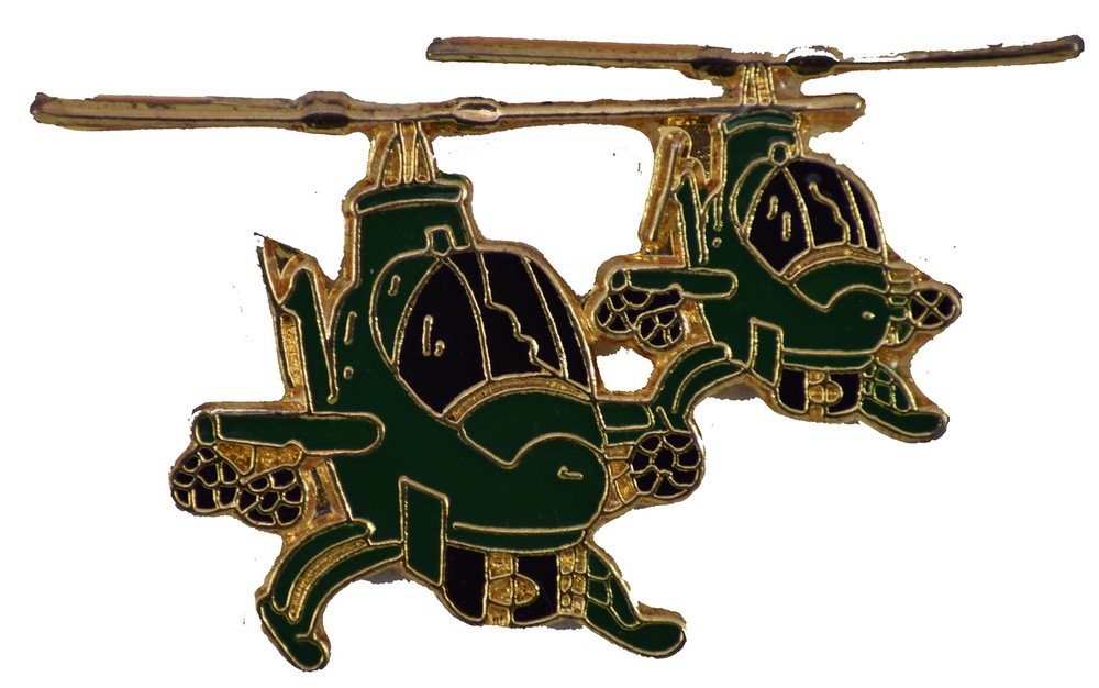 2-COBRA FORMATION HAT PIN