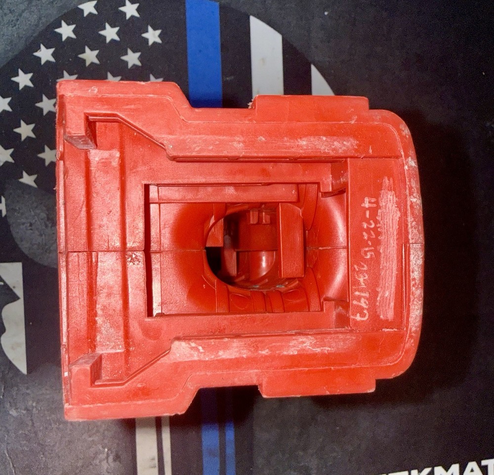 Milwaukee M18 2604-20 Hammer Drill/Driver Clam Shell Case: NO Screws