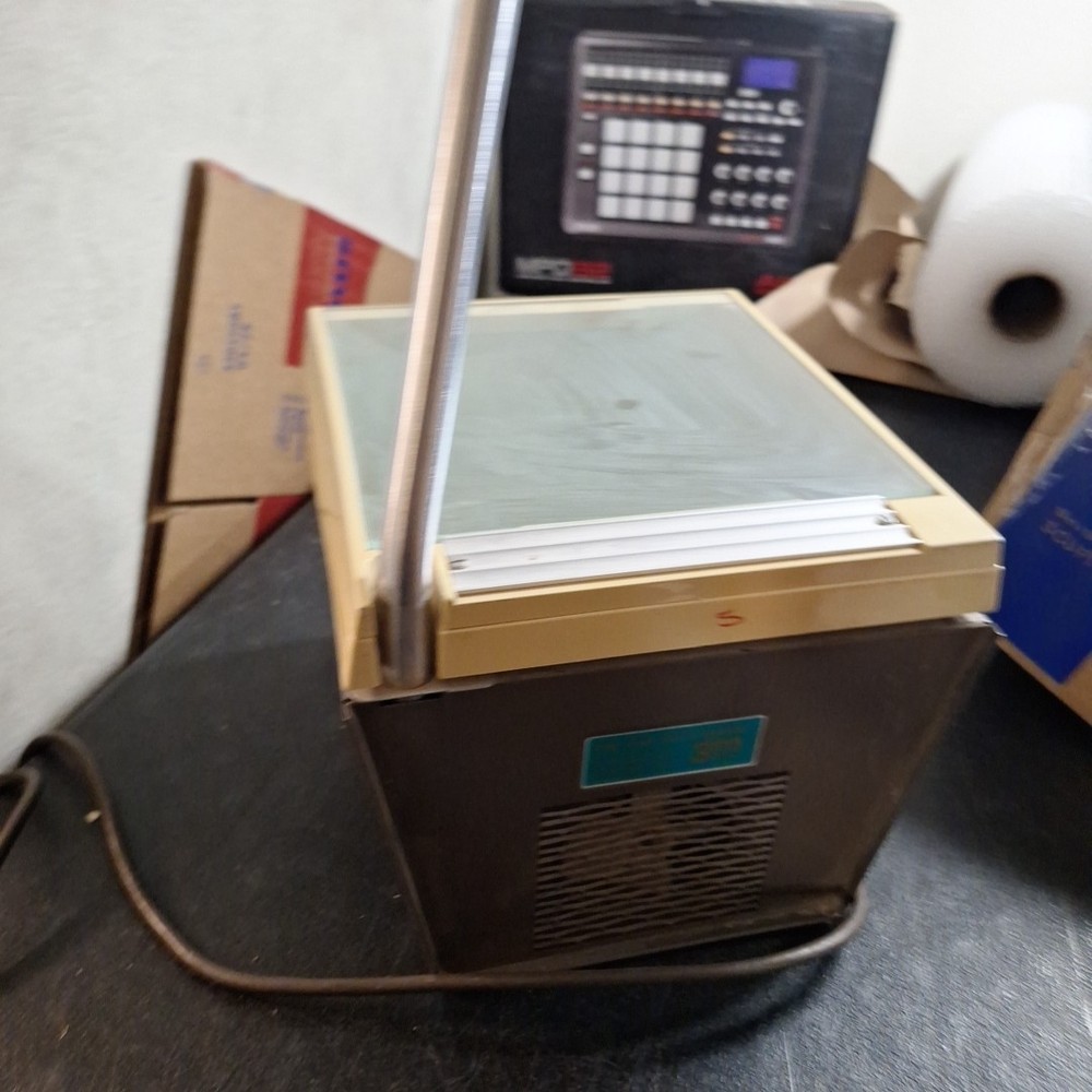 Vintage 3M 567 Overhead Transparency Projector Works Great