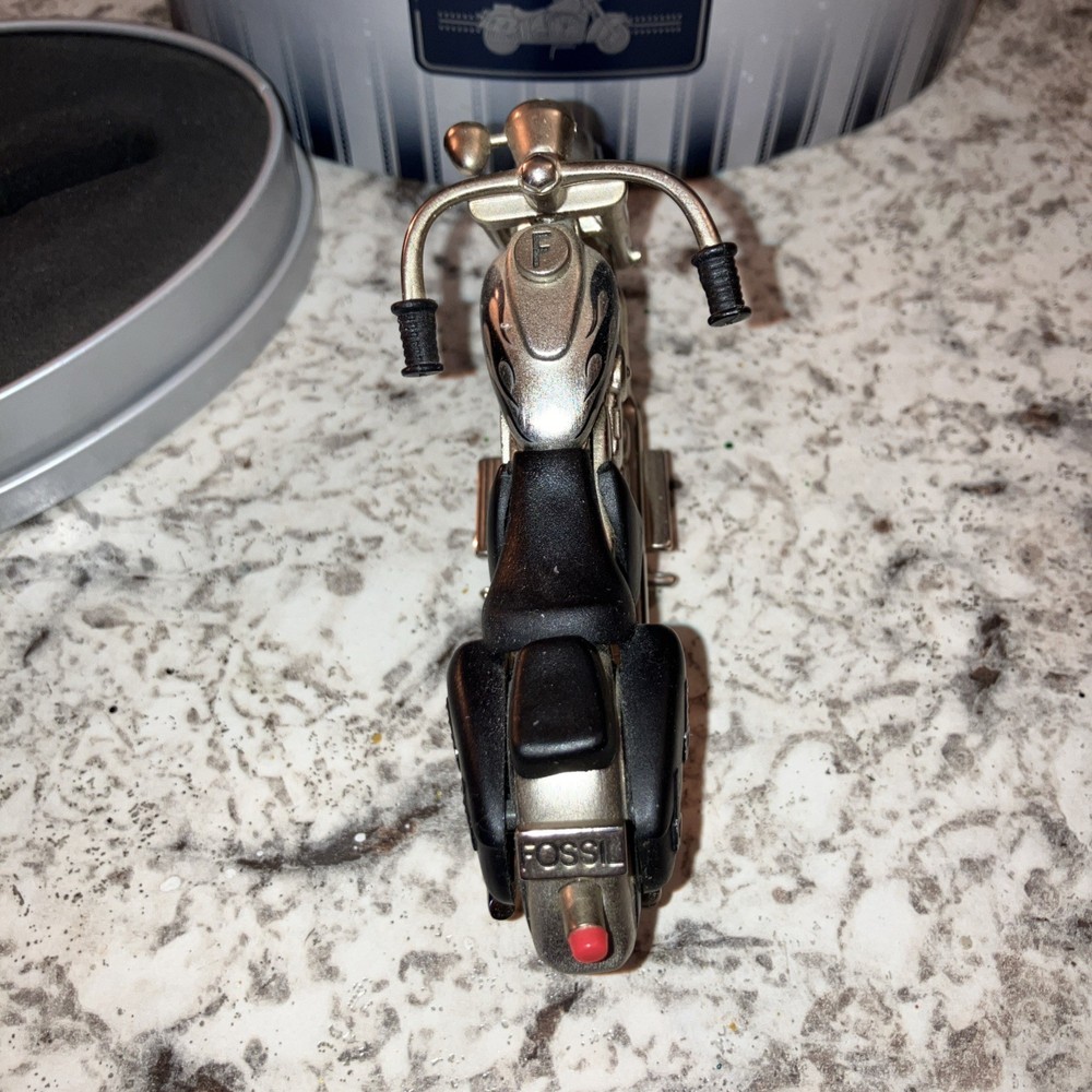 Fossil Motorcycle Desk Clock 2005 Wheels Kickstand Handlebars Move. 1 Headlight
