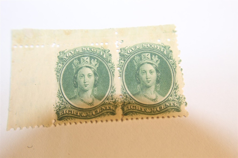 NOVA SCOTIA #11 NH CORNER MARGIN PAIR MINT
