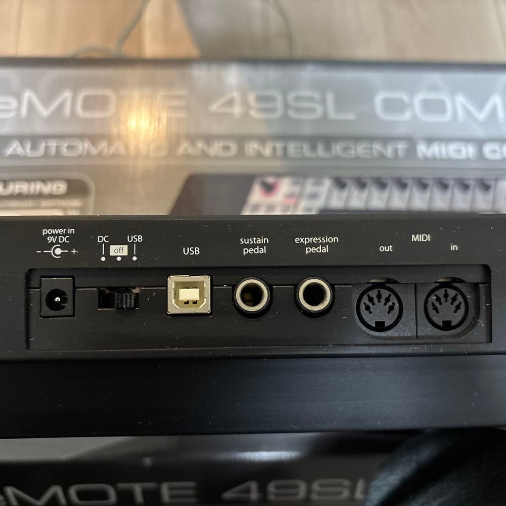 Novation 49SL Compact MIDI Controller Keyboard w/ Box USB Working from japan