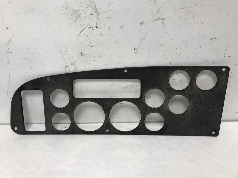 Peterbilt 587 GAUGE Dash Panel - Used | P/N S646082M02