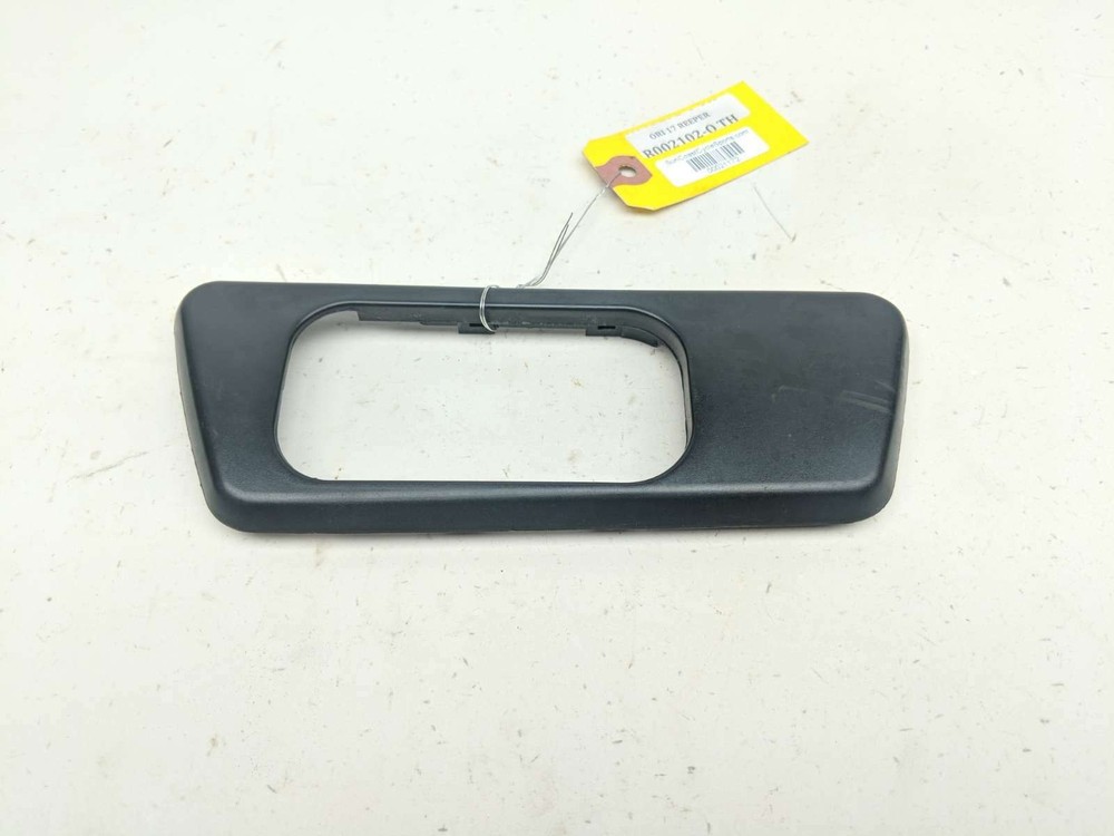 17 Oreion Reeper Front Left Driver Door Handle Cover Panel 6105219