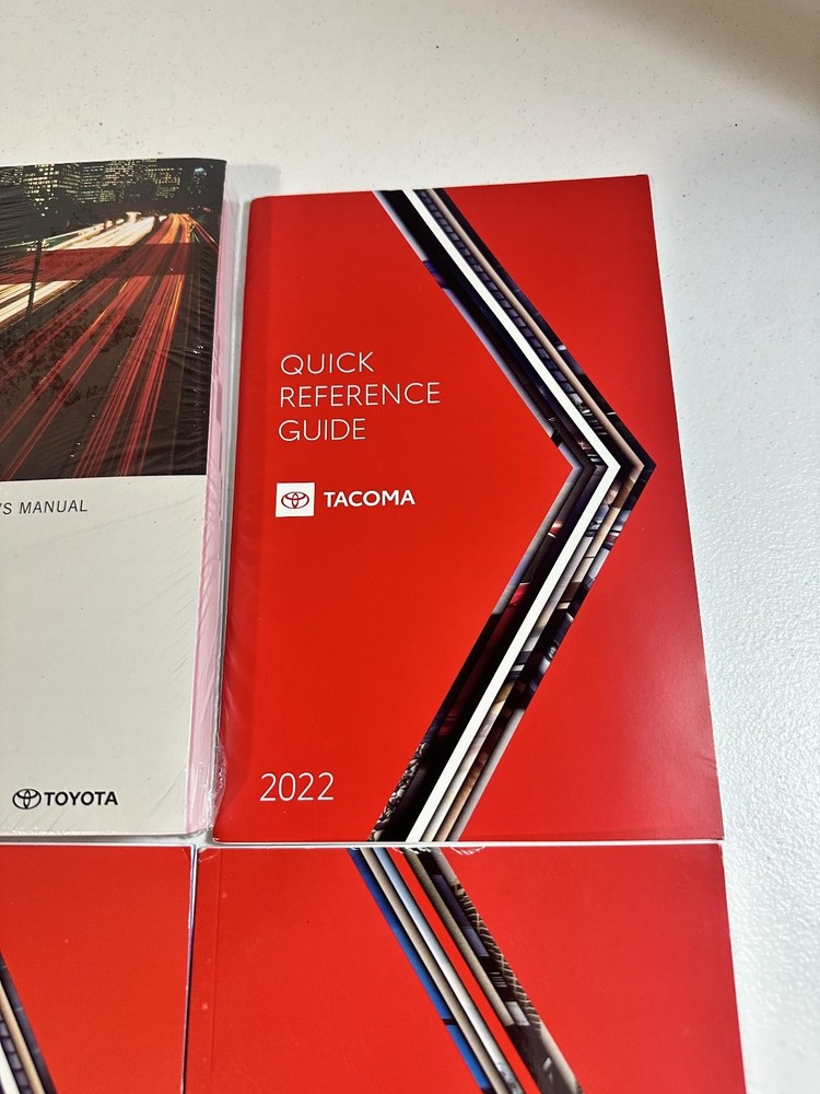 2019 Toyota Highlander Owner's Manual Set