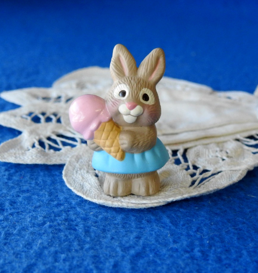 Hallmark Merry Miniature 1994 Rabbit with Ice Cream Cone