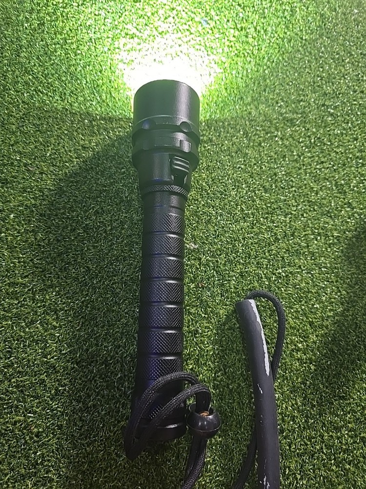 LED Flashlight DIVE LIGHT Underwater Powerful Super Bright Scuba Dive Torch Lamp