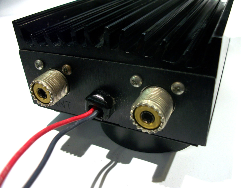 RF CONCEPTS UHF AMPLIFIER MINI AMP. 440P