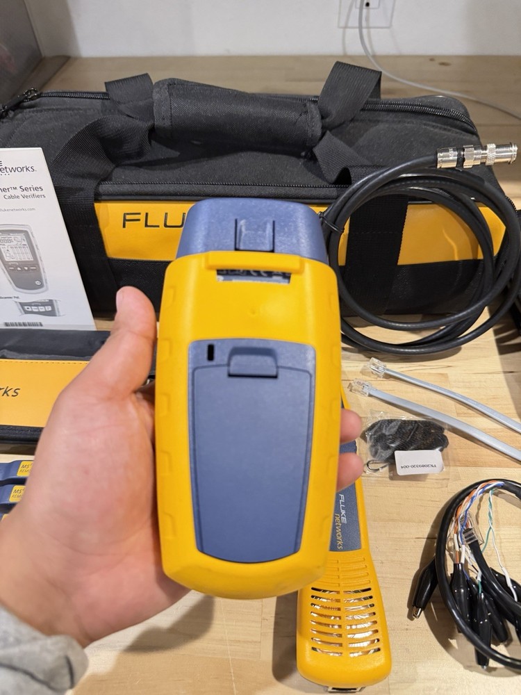 FLUKE NETWORKS MS2-KIT MICROSCANNER 2 & INTELLITONE PRO200 CABLE TEST KIT