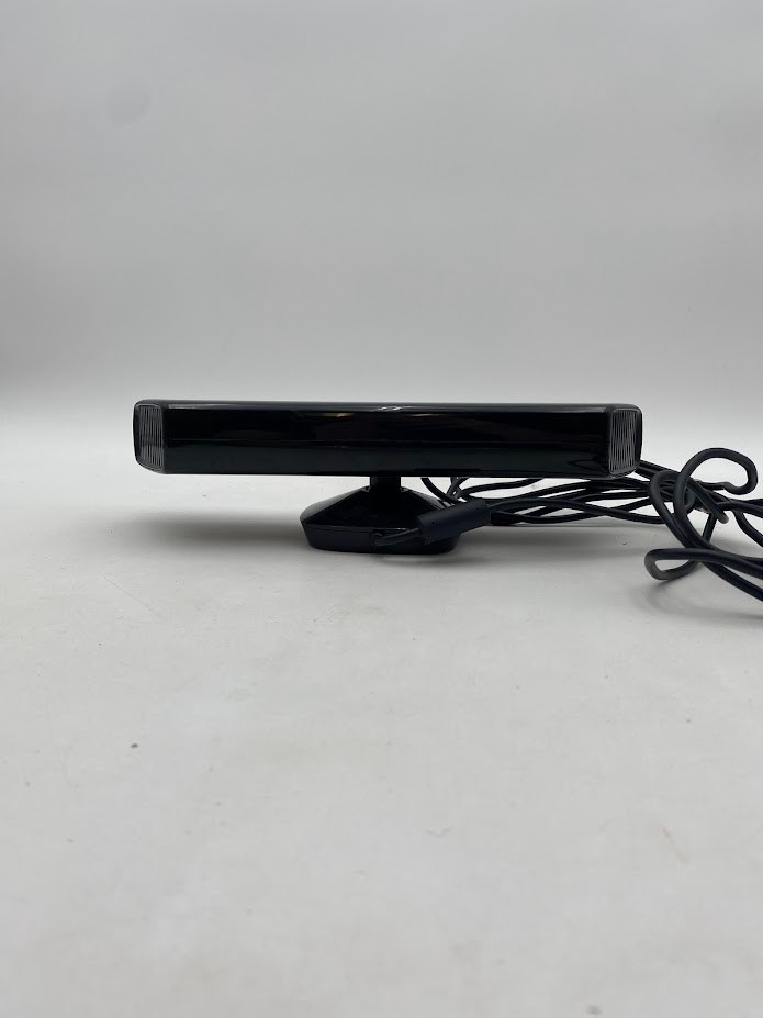 Microsoft XBOX 360 Kinect sensor With Kinect Adventures Game