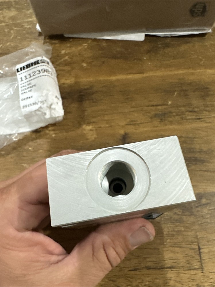 Liebherr Valve