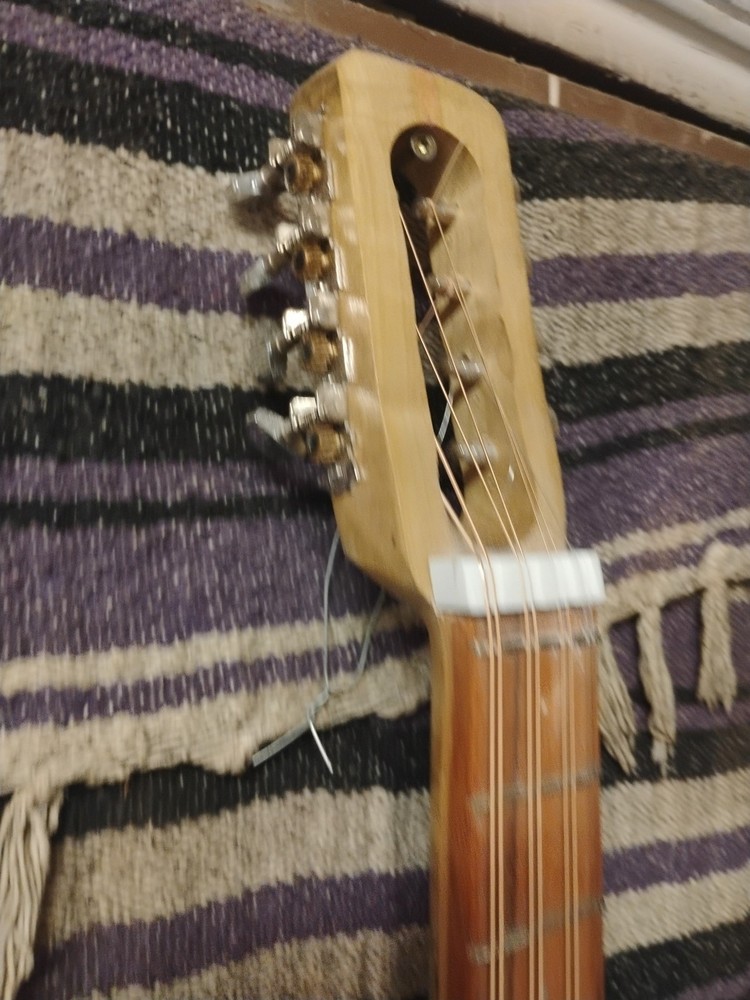 Right-hand Octave Mandolin 8 String. G-D- A-E Solid Woods 24.5" Scale