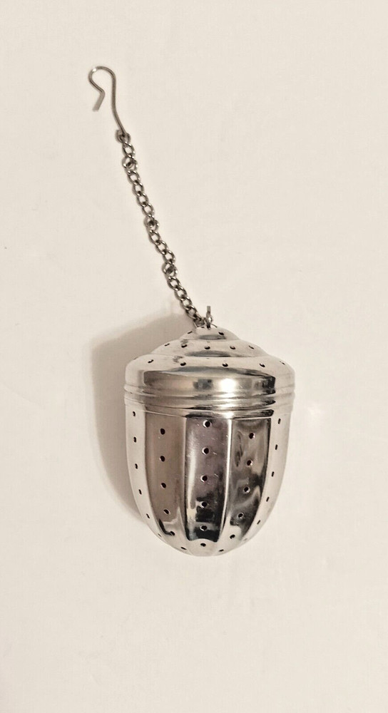 VTG Metal Loose Leaf Tea Infuser/Steeper with Chain and Hook Preowned never used