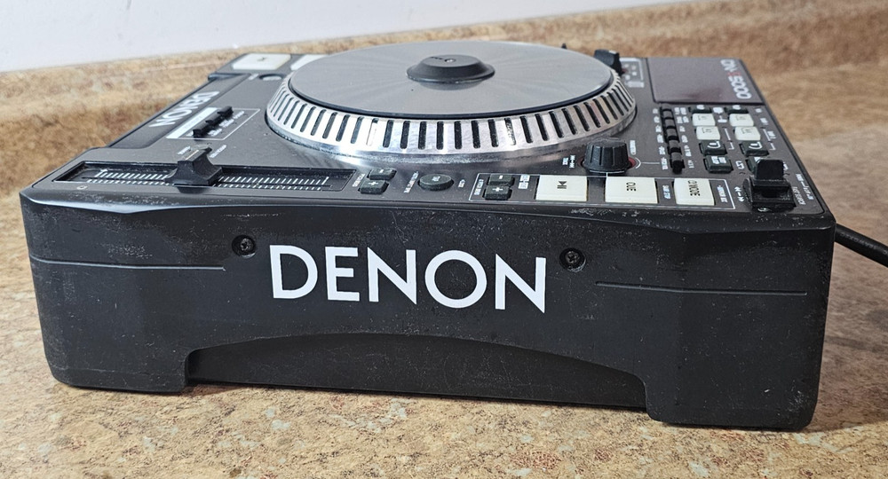 Denon DN-S5000 Digital CD Turntable DJ Controller Pre-owned