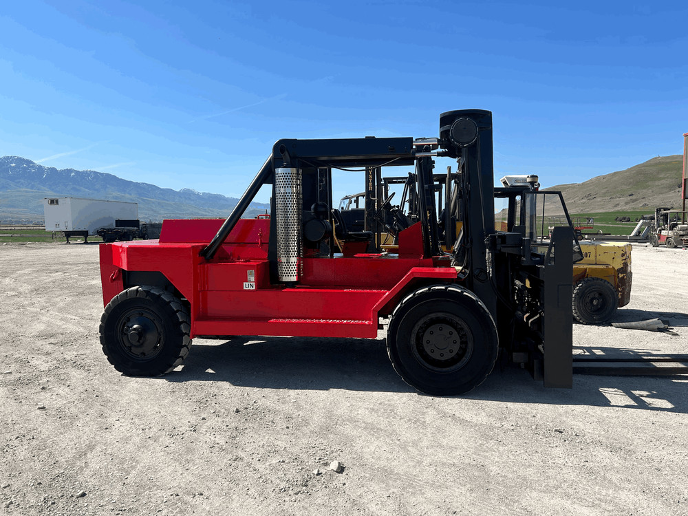 YALE GDP-300 FORKLIFT