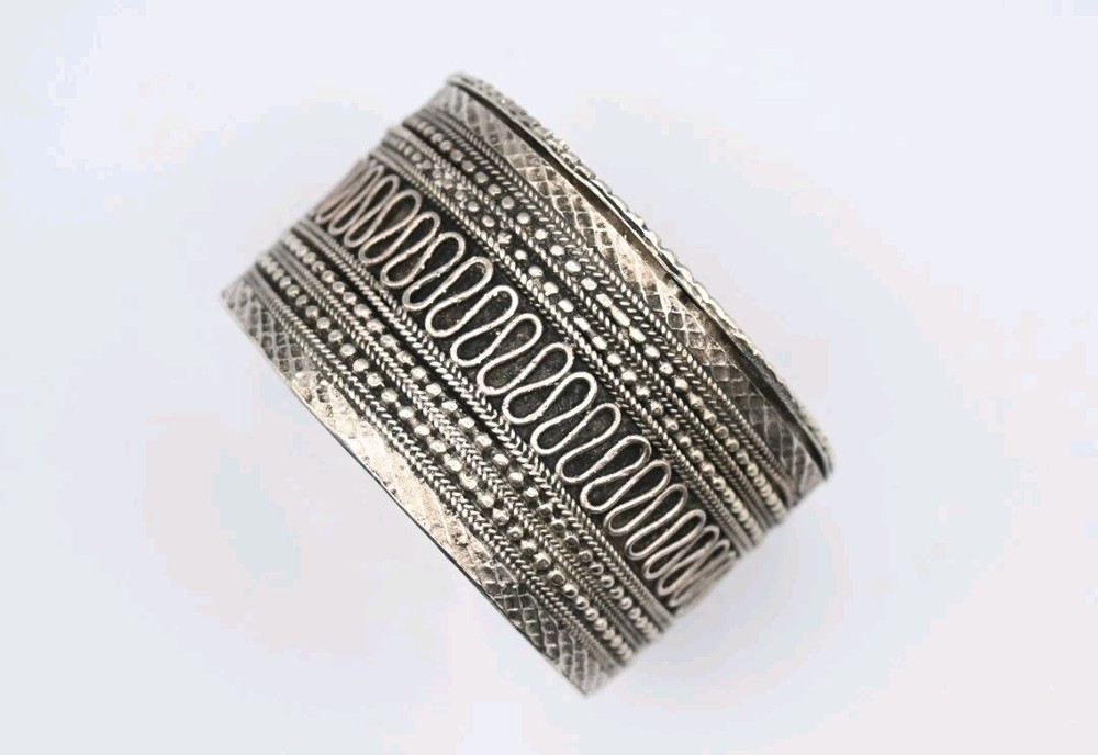 FINE INDIAN KASHMIRI SOLID SILVER CIRCULAR SNUFF BOX 19th C Filigree 50mm