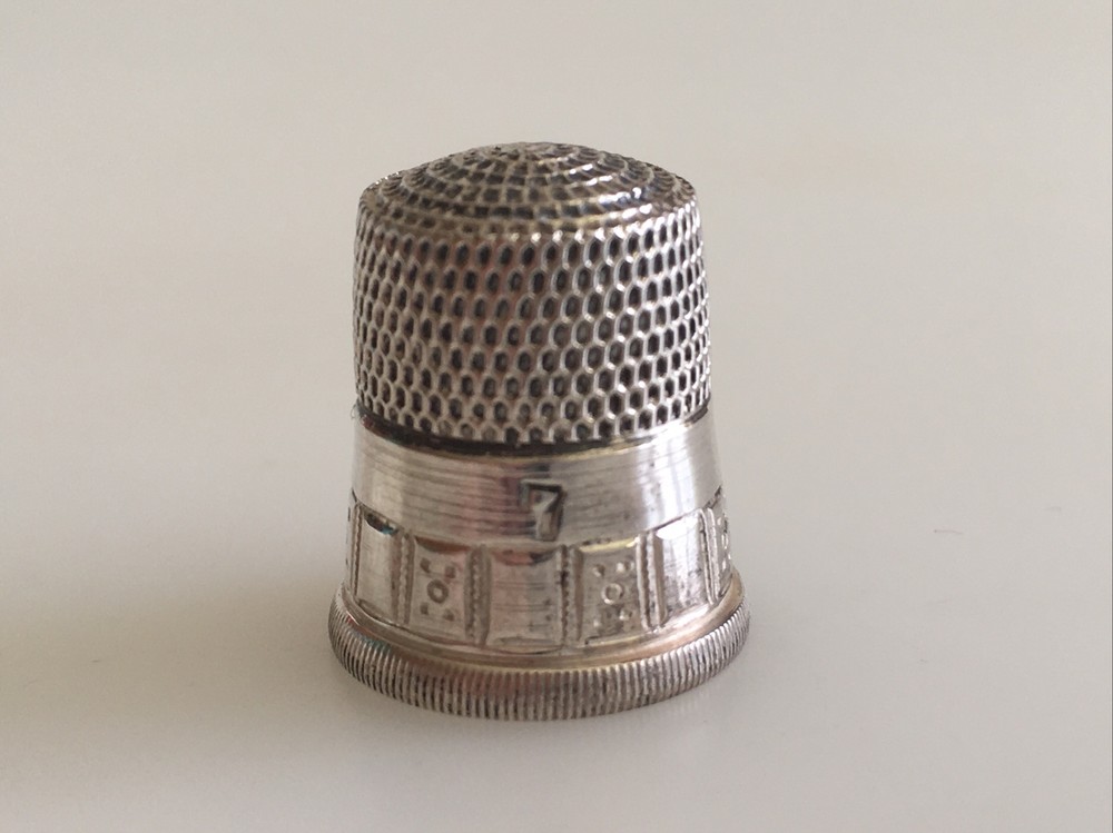 American USA Sterling Silver Thimble Size 7 with Panel Border