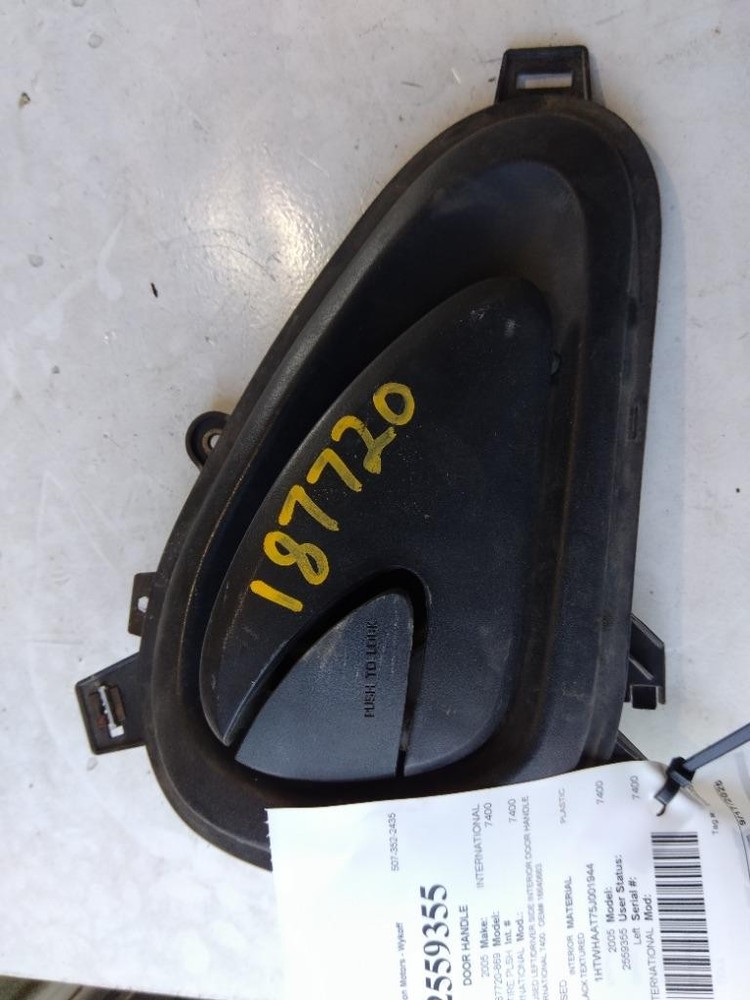 For 2005 INTERNATIONAL 7400 DOOR HANDLE Left ,  MN