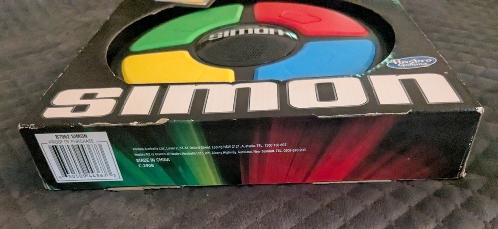 Simon Electronic Game 2015 Memory Hasbro Gaming B7962 New In Box