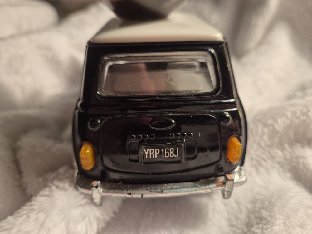 Mini Cooper Scale Model Car Retro Desk Clock - Black