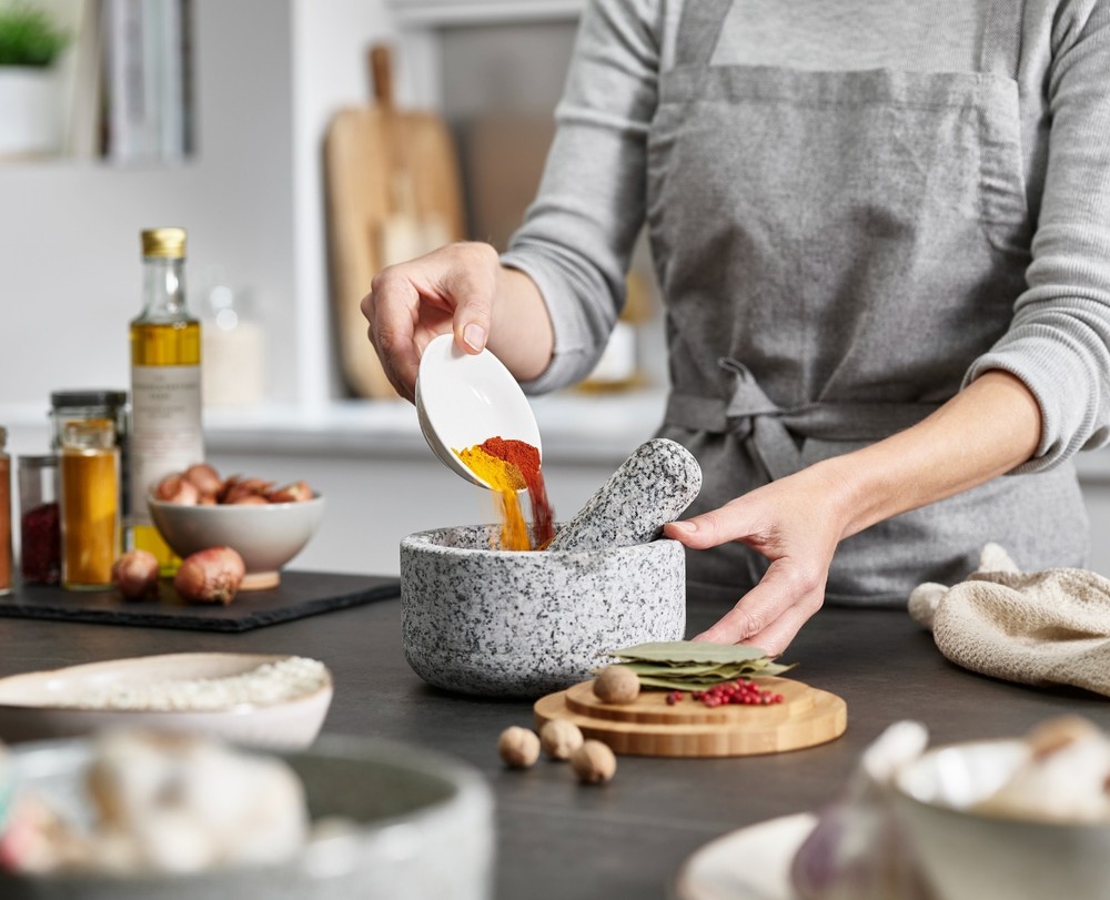 Dash Pestle & Mortar with Bamboo Lid