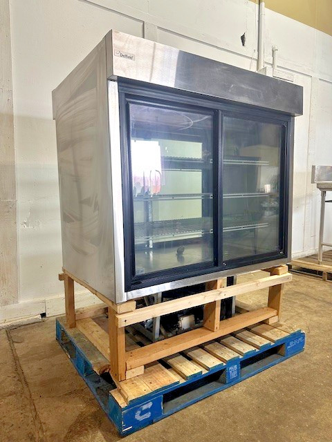 Delfield F6PC48D Pass/Through Refrigerated lighted bakery/pie Display Case, 1PH